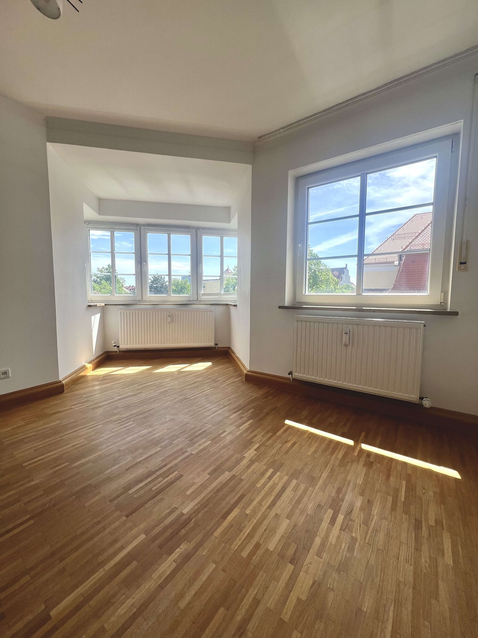 3-Zimmer-Altbau mit Erker, Neuhausen